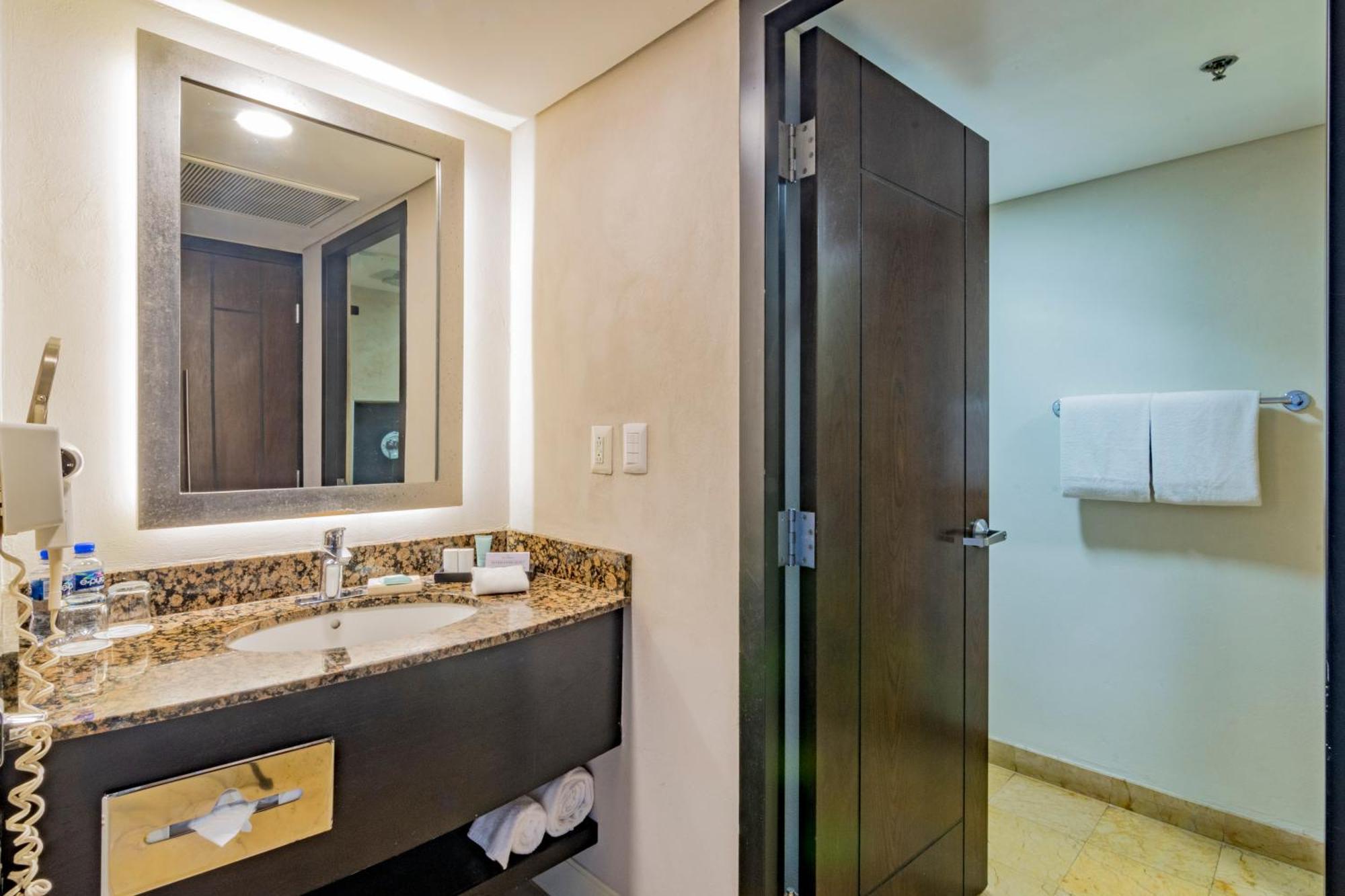 Hotel Lucerna הרמוסיו מראה חיצוני תמונה